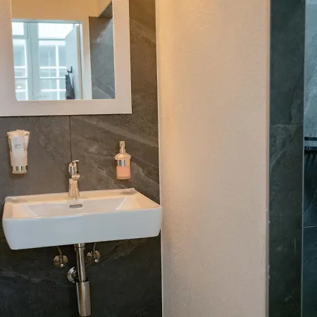 Familienwohnung Im Herzen Von Mit Pool Und Sauna * ベルン